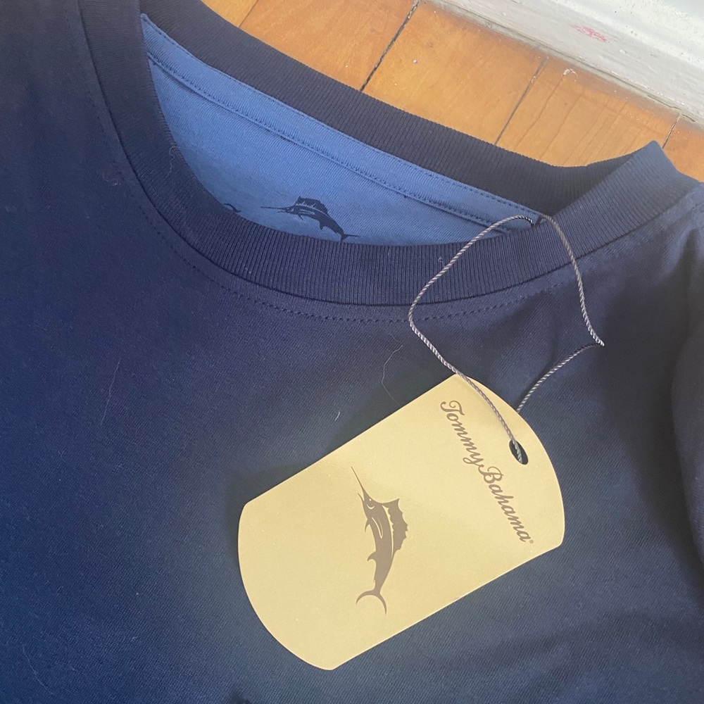 NWT LongSleeve Tommy Bahama shirt with pocket
